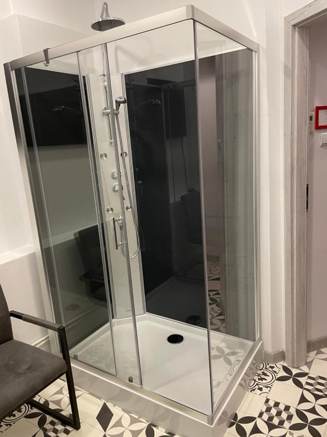 Flyfly Hostel , Darmowy Parking , Rezerwuj Przez Urzadzenia Mobilne -10 Procent Wrocław Extérieur photo
