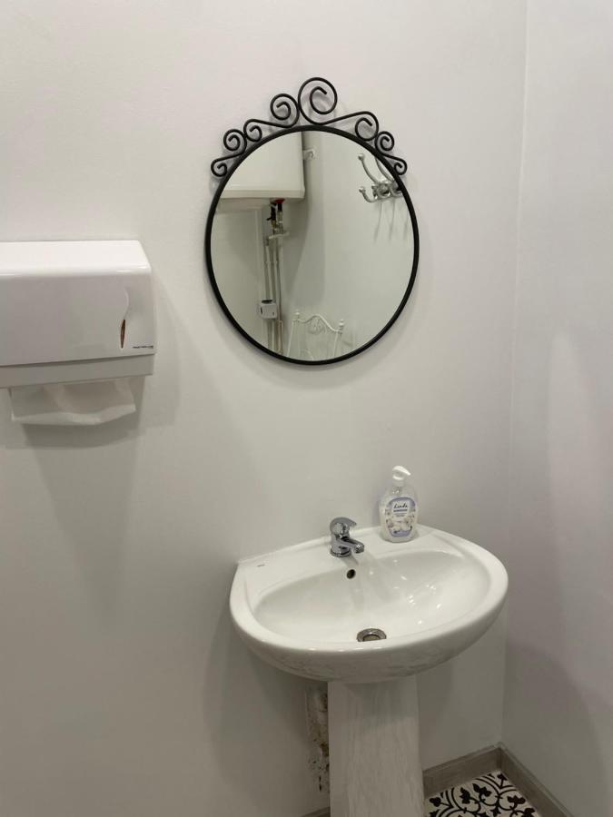 Flyfly Hostel , Darmowy Parking , Rezerwuj Przez Urzadzenia Mobilne -10 Procent Wrocław Extérieur photo