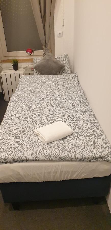 Flyfly Hostel , Darmowy Parking , Rezerwuj Przez Urzadzenia Mobilne -10 Procent Wrocław Extérieur photo