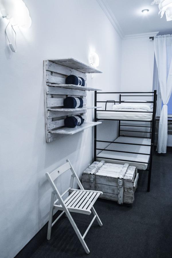 Flyfly Hostel , Darmowy Parking , Rezerwuj Przez Urzadzenia Mobilne -10 Procent Wrocław Extérieur photo