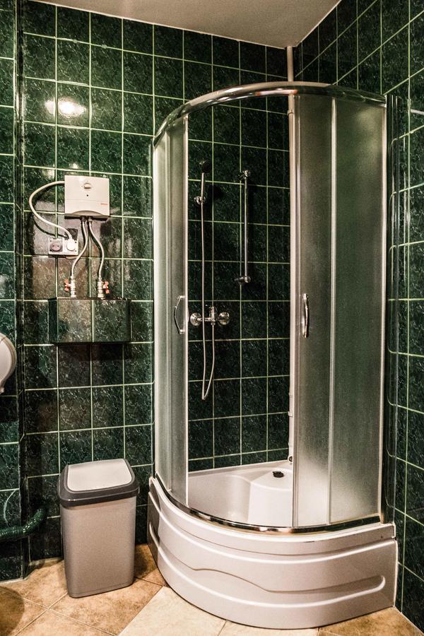 Flyfly Hostel , Darmowy Parking , Rezerwuj Przez Urzadzenia Mobilne -10 Procent Wrocław Extérieur photo