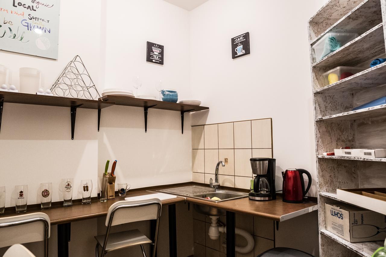 Flyfly Hostel , Darmowy Parking , Rezerwuj Przez Urzadzenia Mobilne -10 Procent Wrocław Extérieur photo