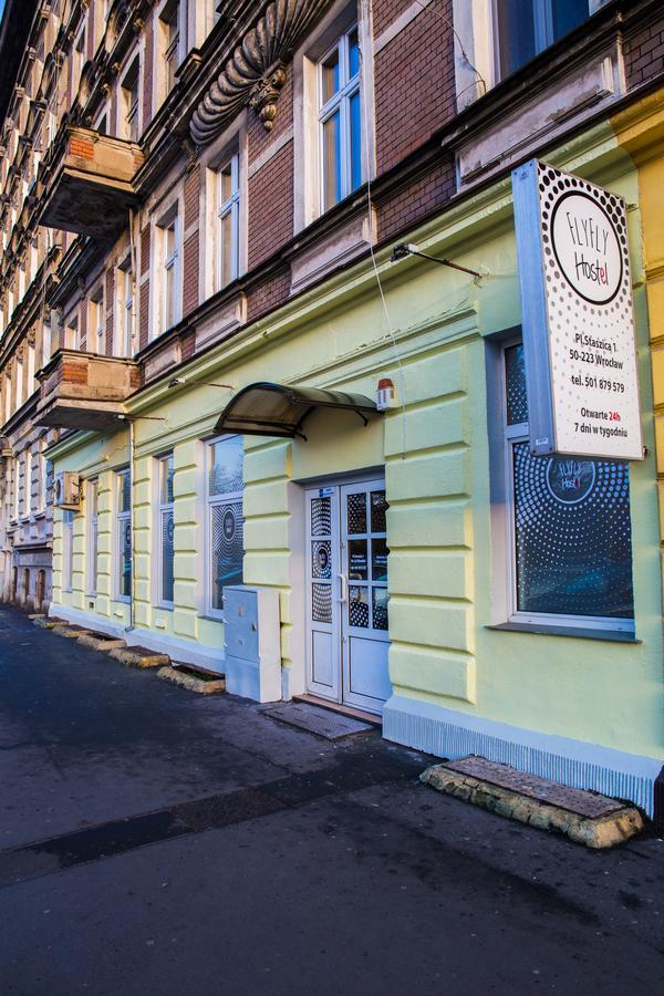 Flyfly Hostel , Darmowy Parking , Rezerwuj Przez Urzadzenia Mobilne -10 Procent Wrocław Extérieur photo