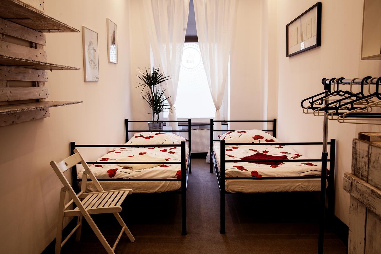 Flyfly Hostel , Darmowy Parking , Rezerwuj Przez Urzadzenia Mobilne -10 Procent Wrocław Extérieur photo