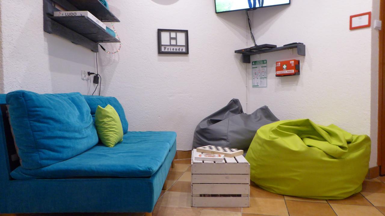 Flyfly Hostel , Darmowy Parking , Rezerwuj Przez Urzadzenia Mobilne -10 Procent Wrocław Extérieur photo