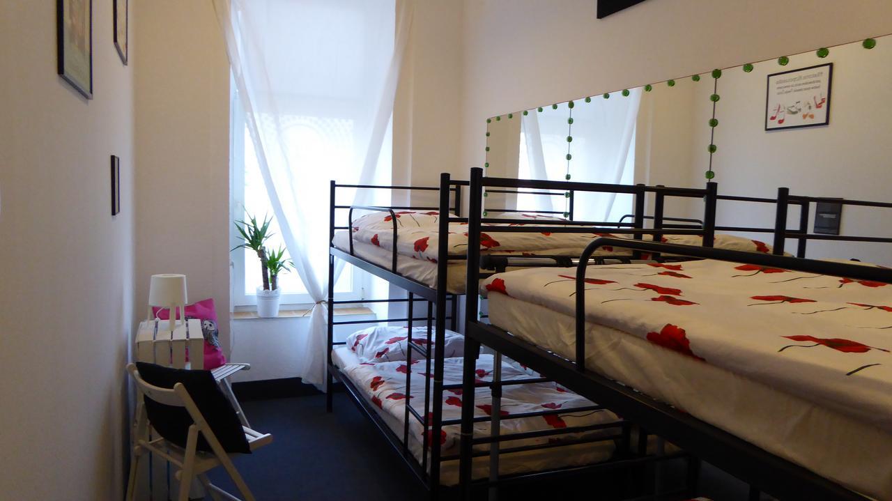 Flyfly Hostel , Darmowy Parking , Rezerwuj Przez Urzadzenia Mobilne -10 Procent Wrocław Extérieur photo